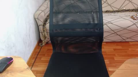 Snapshot of trone41 chatting on December 19, 4:19 am I POST MY FUCKING VIDEOS AND PICS online show from December 19, 4:19 am