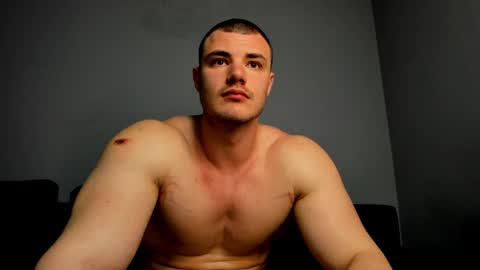 Snapshot of troy_bigtitan chatting on April 22, 11:12 am Troy online show from April 22, 11:12 am