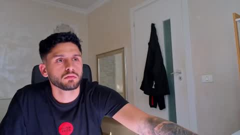 Snapshot of troywade chatting on May 11, 2:45 pm TroyWade online show from May 11, 2:45 pm