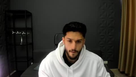 Snapshot of troywade chatting on May 30, 5:04 am TroyWade online show from May 30, 5:04 am