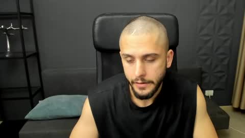 Snapshot of troywade chatting on June 10, 4:34 am TroyWade online show from June 10, 4:34 am