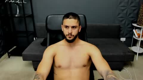 Snapshot of troywade chatting on July 5, 4:19 am TroyWade online show from July 5, 4:19 am