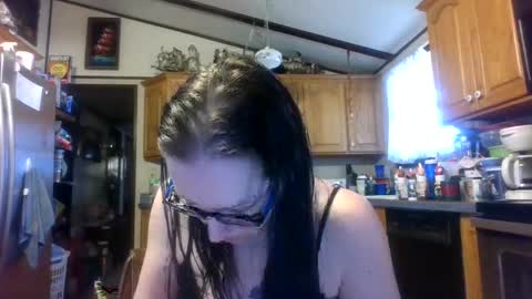 Snapshot of truckerswifetobe chatting on January 17, 4:04 pm TruckersWifeToBe online show from January 17, 4:04 pm