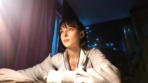 Poly online show from December 23, 6:11 am