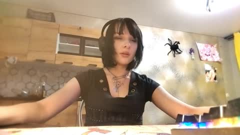 Poly online show from January 8, 2:30 pm