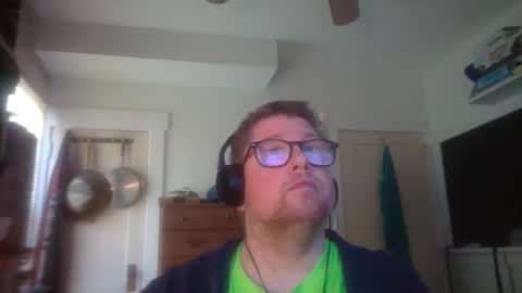 Snapshot of true_manofworth chatting on October 4, 12:58 pm HandicappedLaugher online show from October 4, 12:58 pm