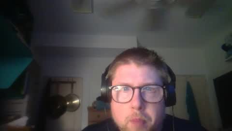 Snapshot of true_manofworth chatting on October 6, 3:15 am HandicappedLaugher online show from October 6, 3:15 am