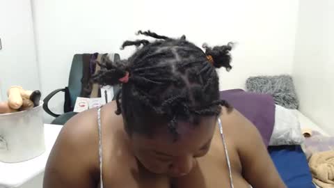 Snapshot of truebella30 chatting on December 31, 12:11 am TrueBella30 online show from December 31, 12:11 am