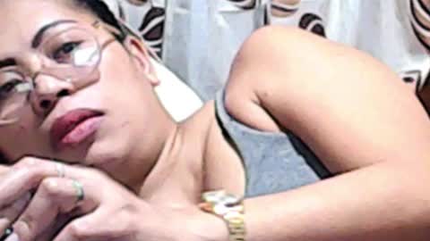 Snapshot of truefilipinabeauty chatting on October 9, 12:08 am emily online show from October 9, 12:08 am