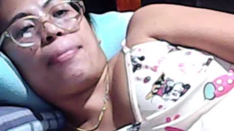 Snapshot of truefilipinabeauty chatting on October 25, 11:51 am emily online show from October 25, 11:51 am