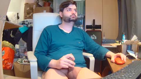 Snapshot of trustmelove chatting on February 6, 7:13 am Trustmelove online show from February 6, 7:13 am