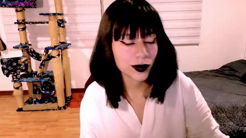 Cait online show from January 13, 3:34 am