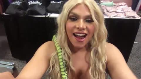 Jessie online show from December 6, 11:03 pm