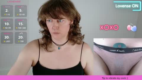 Snapshot of tsellieryder chatting on June 12, 12:42 am Ellie Ryder online show from June 12, 12:42 am