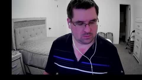 Snapshot of tstwbtsb chatting on May 1, 12:15 am tstwbtsb online show from May 1, 12:15 am