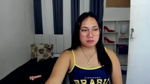 Karen Oquio online show from January 13, 5:24 am