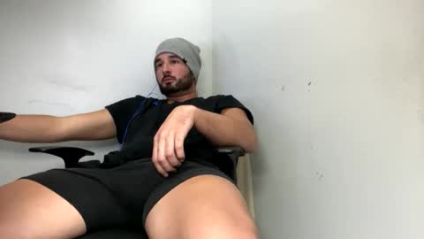 Snapshot of tuamante000 chatting on November 15, 5:27 am Stimulation make me Cum in Public or in Pvt online show from November 15, 5:27 am