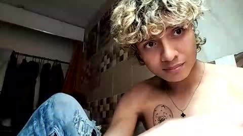 Snapshot of tubebecito12 chatting on November 2, 2:41 pm tubebecito12 online show from November 2, 2:41 pm