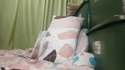 Mae online show from October 24, 9:55 pm