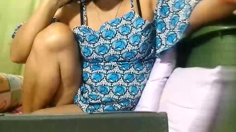 Mae online show from December 5, 8:38 pm