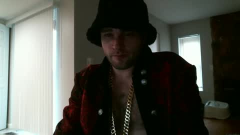 tugg_love online show from November 12, 6:19 pm