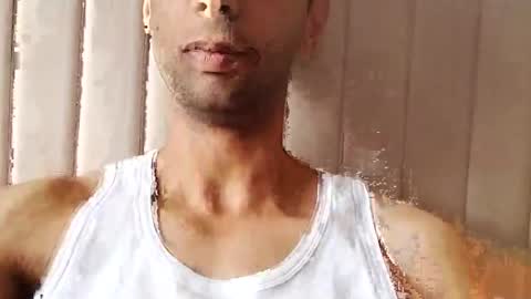 Snapshot of tunisiensexyguy chatting on December 3, 8:05 am TunisienSexyGuy online show from December 3, 8:05 am