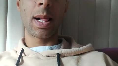 Snapshot of tunisiensexyguy chatting on December 29, 11:29 am TunisienSexyGuy online show from December 29, 11:29 am