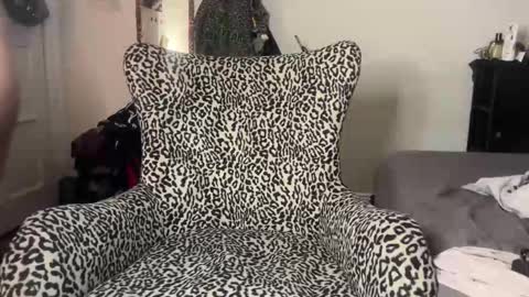 turntpixie online show from April 6, 4:46 am