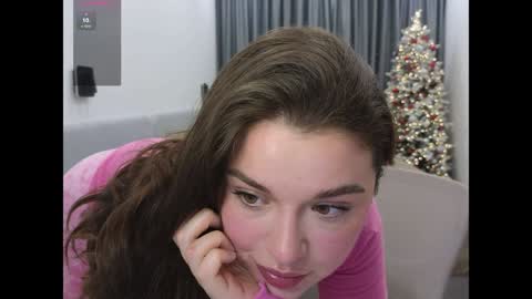 Snapshot of tutti_frutti_ chatting on December 16, 9:09 pm Ariana online show from December 16, 9:09 pm
