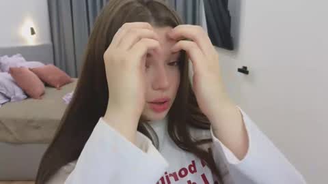 Snapshot of tutti_frutti_ chatting on March 7, 9:48 pm Ariana online show from March 7, 9:48 pm