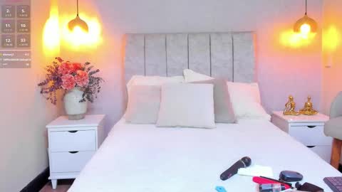 Snapshot of tutu_milf chatting on October 13, 7:03 pm Tutu online show from October 13, 7:03 pm