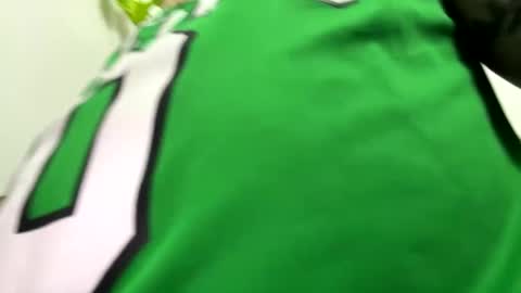 Snapshot of tuvo611077 chatting on January 2, 12:02 am tuvo611077 online show from January 2, 12:02 am