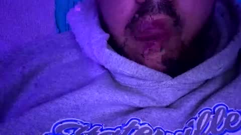 Snapshot of tuvo611077 chatting on January 10, 2:46 am tuvo611077 online show from January 10, 2:46 am