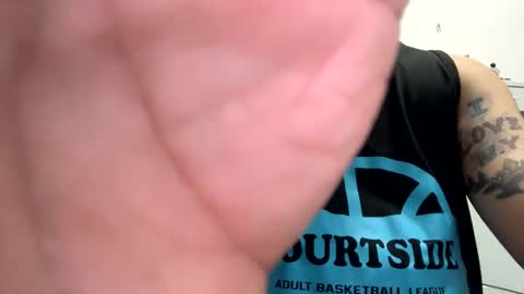 Snapshot of tuvo611077 chatting on January 31, 1:43 am tuvo611077 online show from January 31, 1:43 am