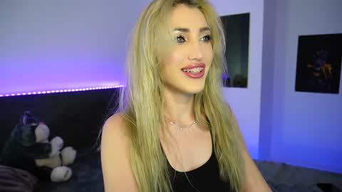 MayCarrey online show from December 17, 10:11 pm