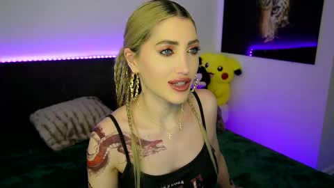 MayCarrey online show from March 10, 9:51 pm