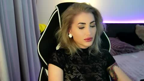 MayCarrey online show from February 27, 10:54 pm