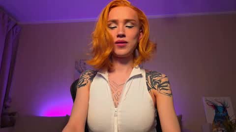 Snapshot of twiinkie_pie chatting on January 31, 8:51 pm Maria 3 online show from January 31, 8:51 pm