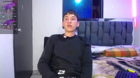 Mr Daren online show from February 25, 6:42 pm