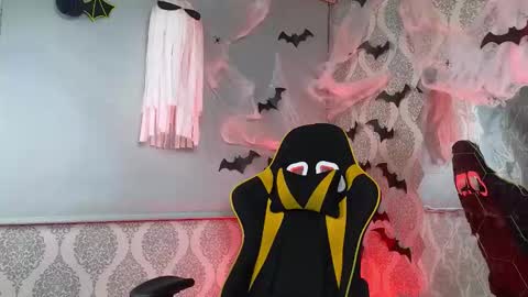 Dani online show from October 18, 7:36 pm