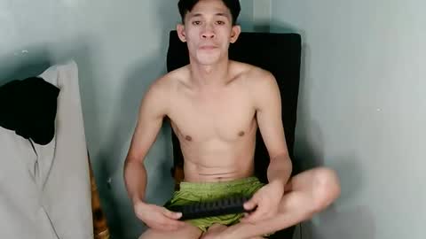 twink_lester online show from December 19, 9:38 am