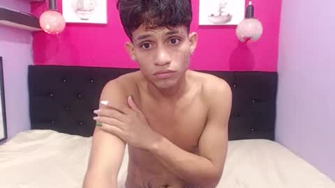 Snapshot of twink_sexo chatting on April 7, 6:52 pm paulo sexy bigcock hot online show from April 7, 6:52 pm