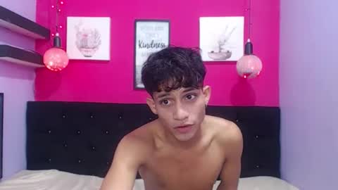 Snapshot of twink_sexo chatting on April 8, 7:03 pm paulo sexy bigcock hot online show from April 8, 7:03 pm