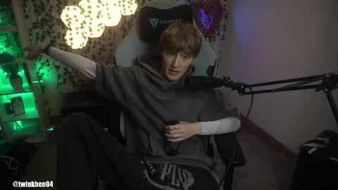 Snapshot of twinkben04 chatting on October 2, 9:00 pm Ben online show from October 2, 9:00 pm