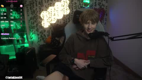Snapshot of twinkben04 chatting on October 8, 8:06 pm Ben online show from October 8, 8:06 pm