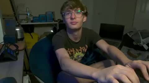 shytwink online show from September 16, 2:51 pm