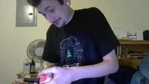 TwinkyMcgee online show from December 14, 11:15 am