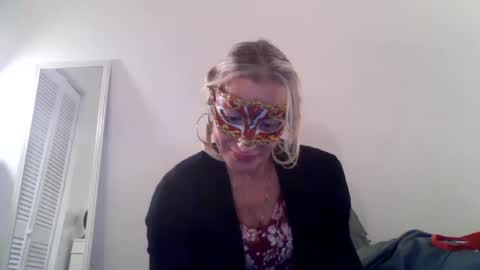 Snapshot of twoboobsonepenis chatting on June 28, 12:16 am twoboobsonepenis online show from June 28, 12:16 am