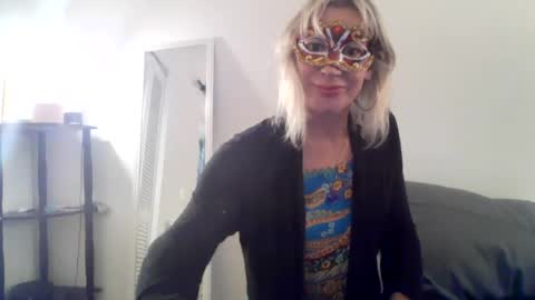 Snapshot of twoboobsonepenis chatting on June 29, 11:27 pm twoboobsonepenis online show from June 29, 11:27 pm