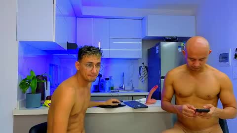 Snapshot of twoboyshot24 chatting on May 5, 9:39 am twoboyshot24 online show from May 5, 9:39 am